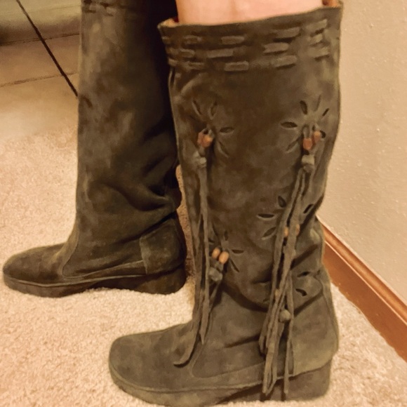 Boho Suede Fringed Wedge Boots.  Perfect condition. French size 38; US 8-1/2 - Picture 1 of 5